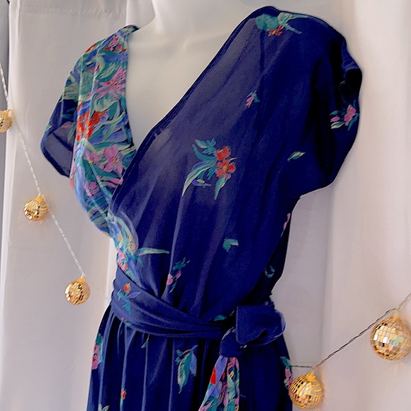 Re-purposed Vintage wrap dress - Picture 5 of 7